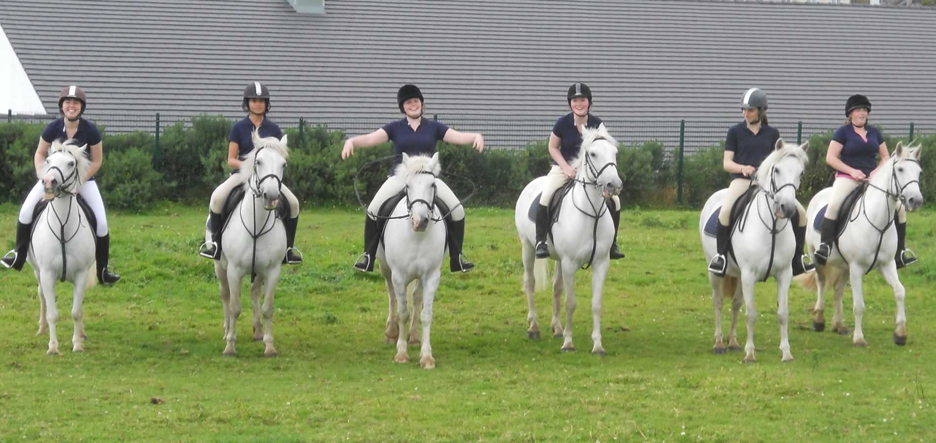 girls-on-horse-dingle